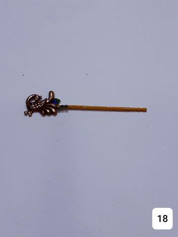 WOODEN COLOR 3''PLASTIC PEACOCK BANSURI WITH MORPANKH.