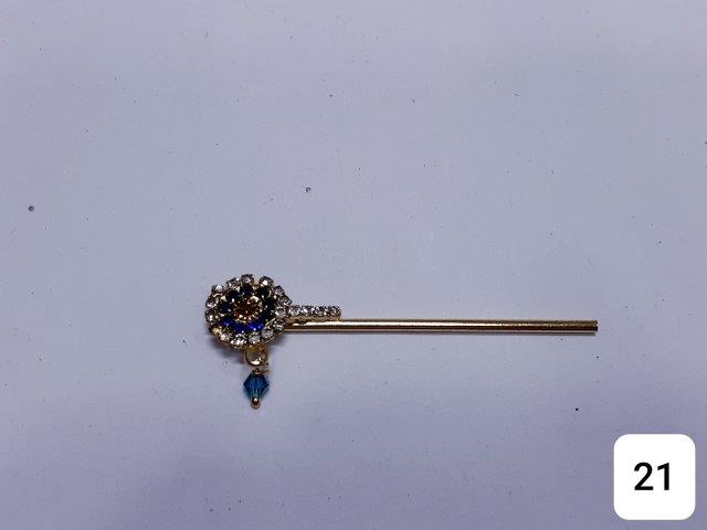 GOLDEN 2.5 '' ROUND SHAPED FILLED WITH STONES AND LATKAN BANSURI.